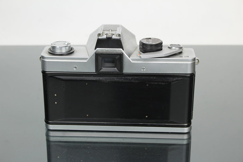 Praktica super TL2 + Pentacon electric 50mm 1.8 M42 lens