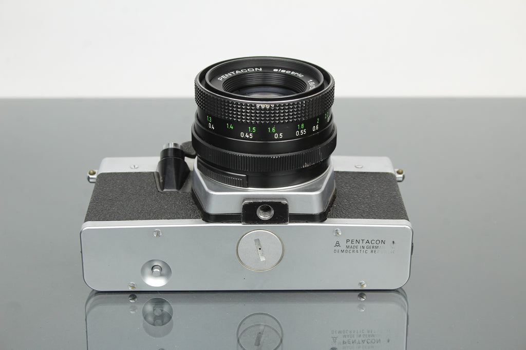 Praktica super TL2 + Pentacon electric 50mm 1.8 M42 lens