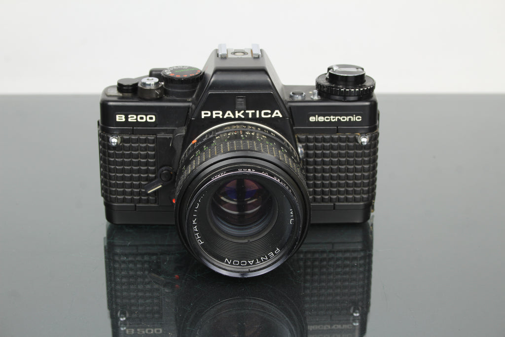 Praktica B200 electronic + Prakticar 50mm 1.8 lens
