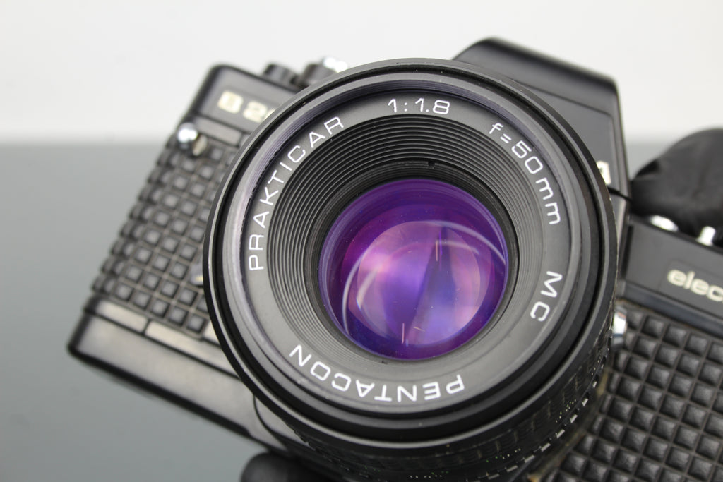Praktica B200 electronic + Prakticar 50mm 1.8 lens