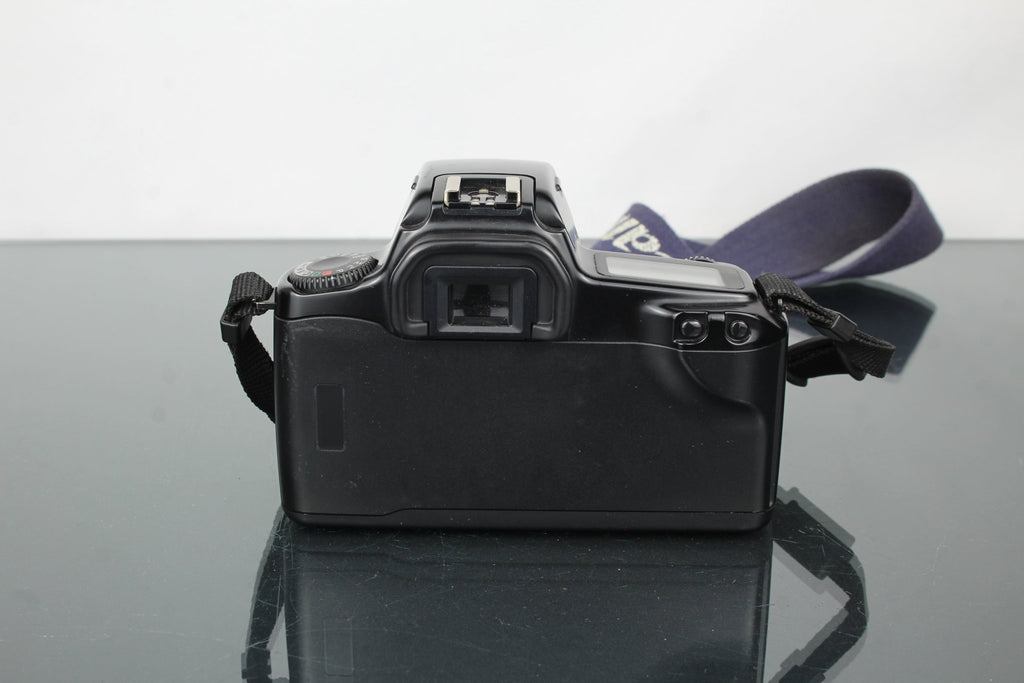 Canon EOS 1000F N + Canon 35 - 80mm 1:4 - 5.6 lens - Dutch|Thrift
