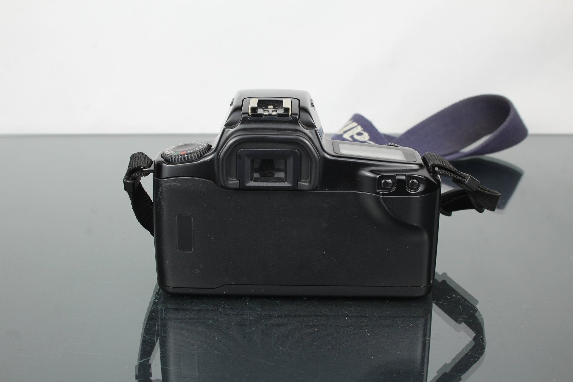 Canon EOS 1000F N + Canon 35 - 80mm 1:4 - 5.6 lens - Dutch|Thrift