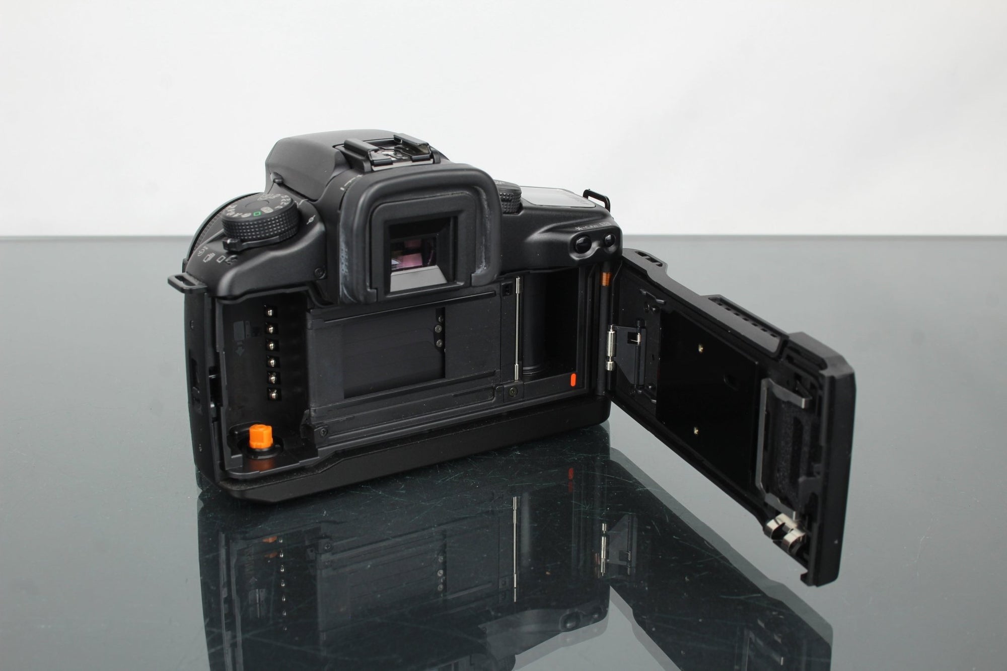 Canon EOS 30 + 35 - 80mm 1:4 - 5.6 Canon lens - Dutch|Thrift
