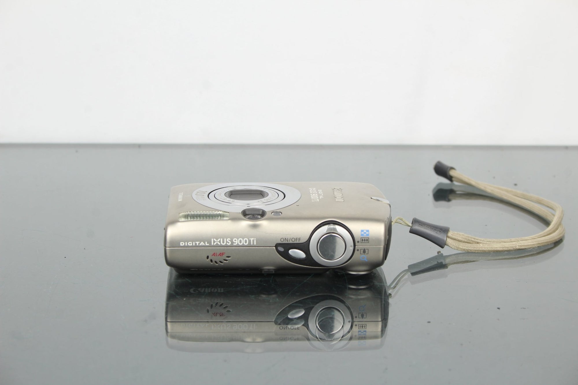 Canon Ixus 900 Ti - Dutch|Thrift