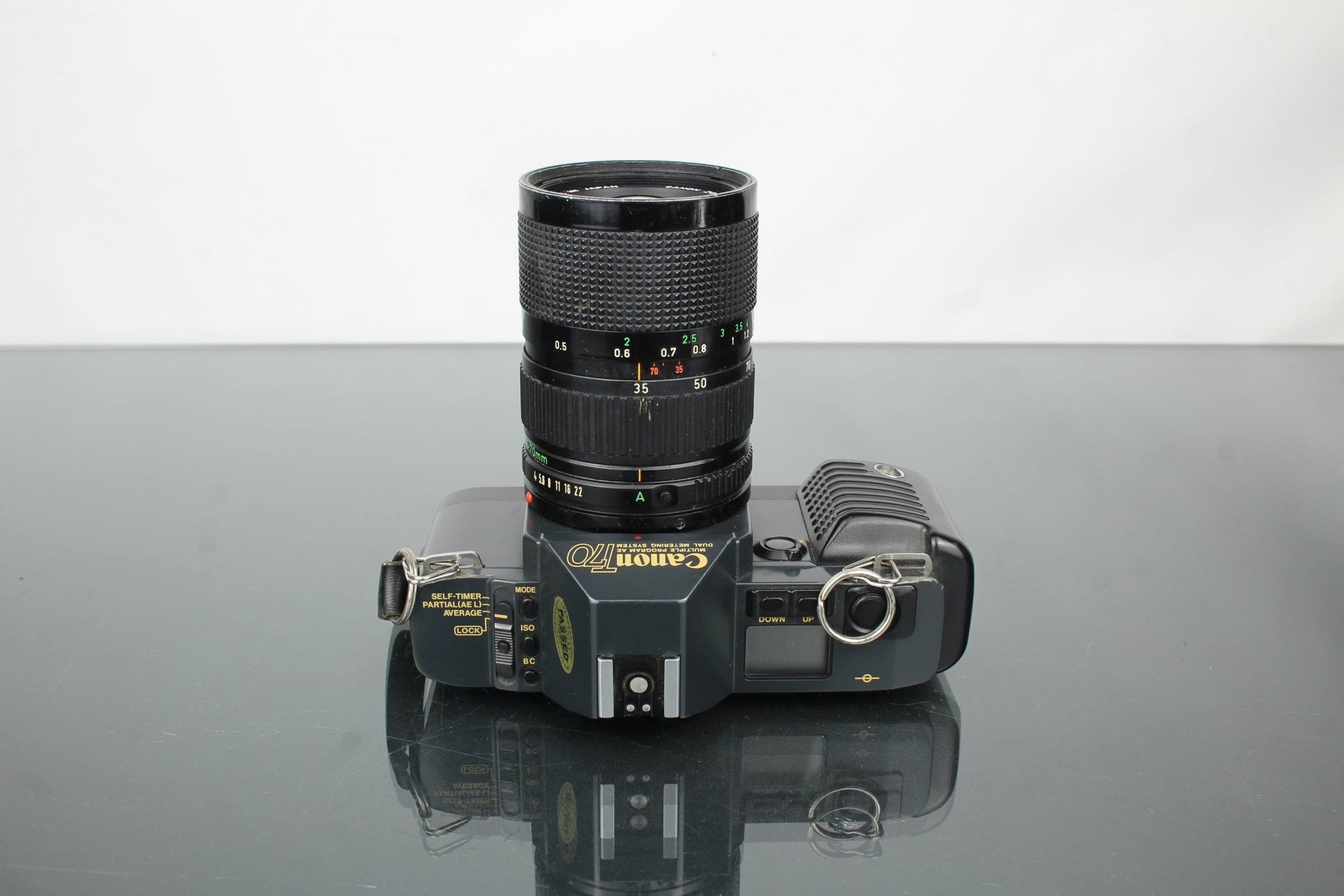 Canon T70 + Canon 35 - 70mm 1:4 - Dutch|Thrift
