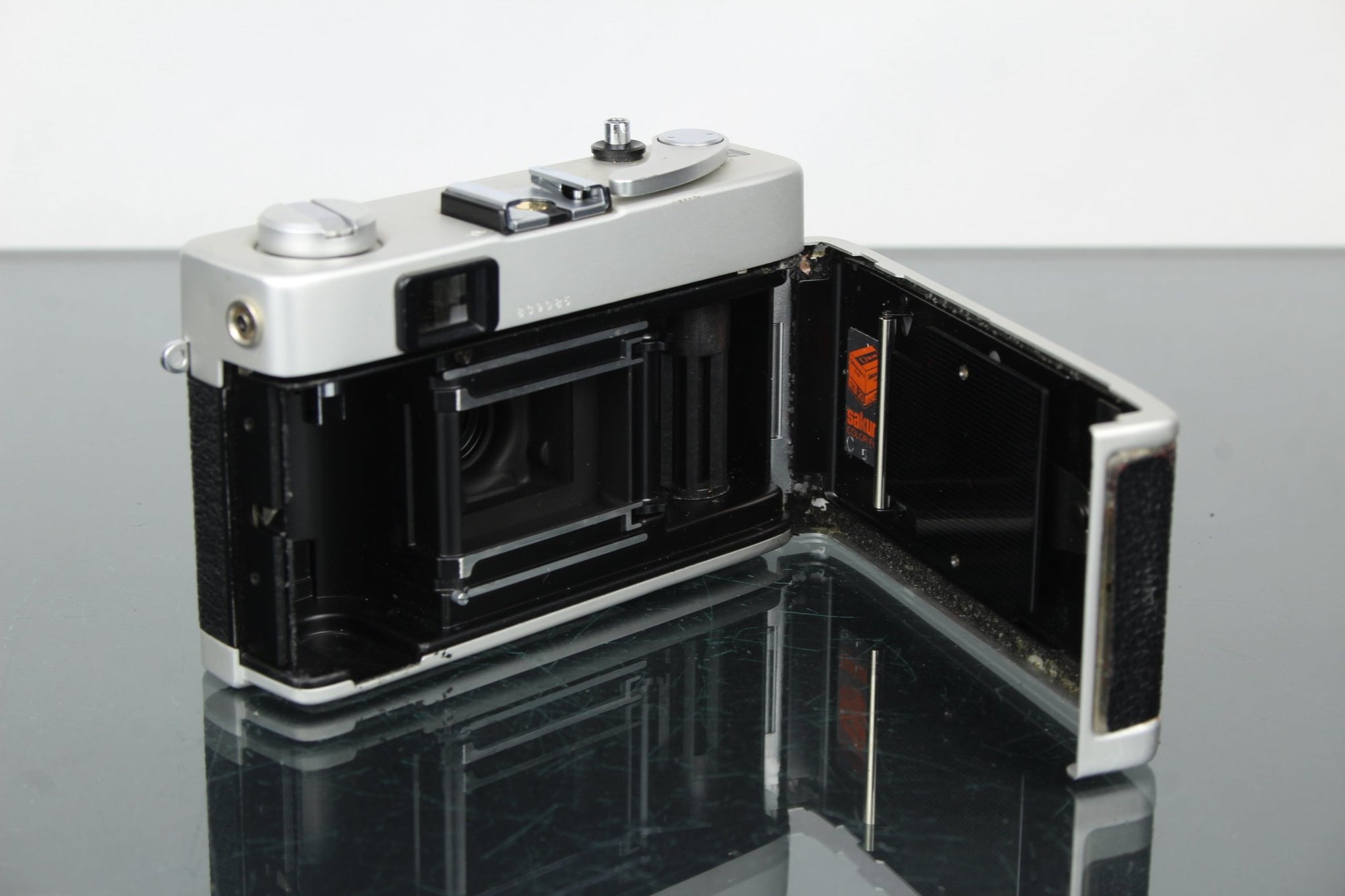 Konica C35 automatic - Dutch|Thrift