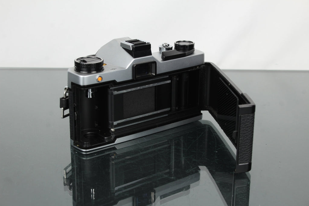 Mamiya NC1000s + 1:1.7 f=50mm lens - Dutch|Thrift
