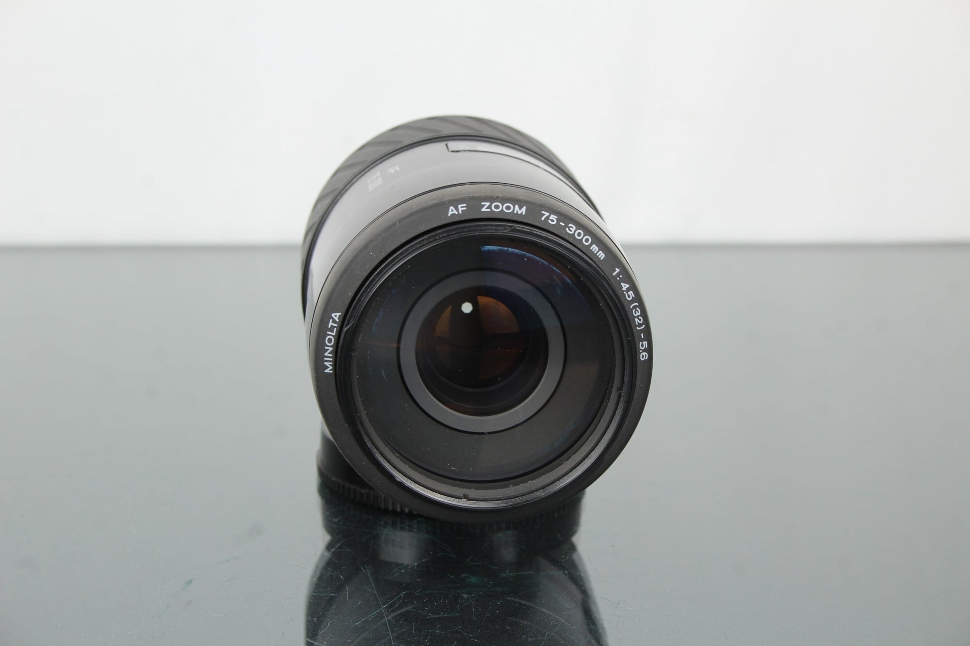 Minolta AF Zoom 75 - 300mm 1:4.5(32) - 5.6 - Dutch|Thrift