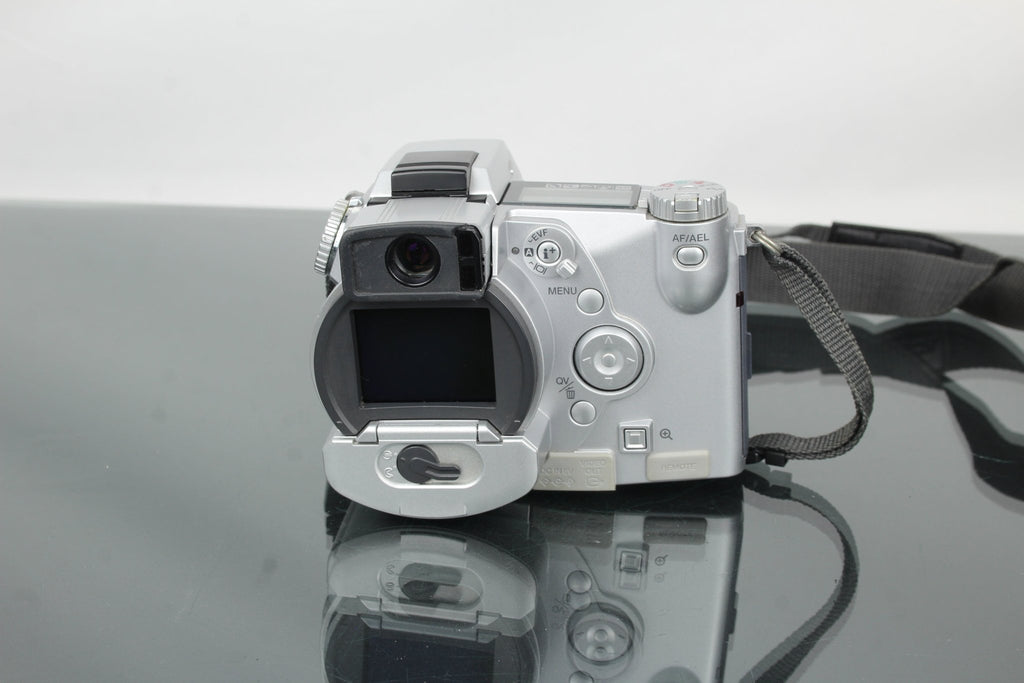 Minolta Dimage7 - Dutch|Thrift