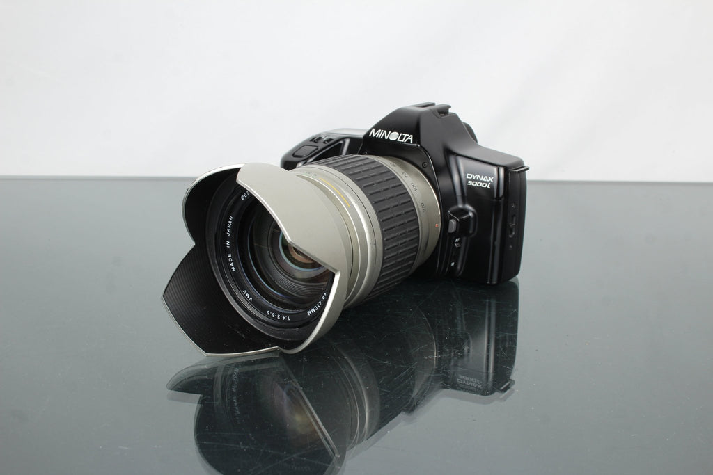 Minolta Dynax 3000I + VoigtLänder 28 - 210mm 1:4,2 - 6,5 lens - Dutch|Thrift
