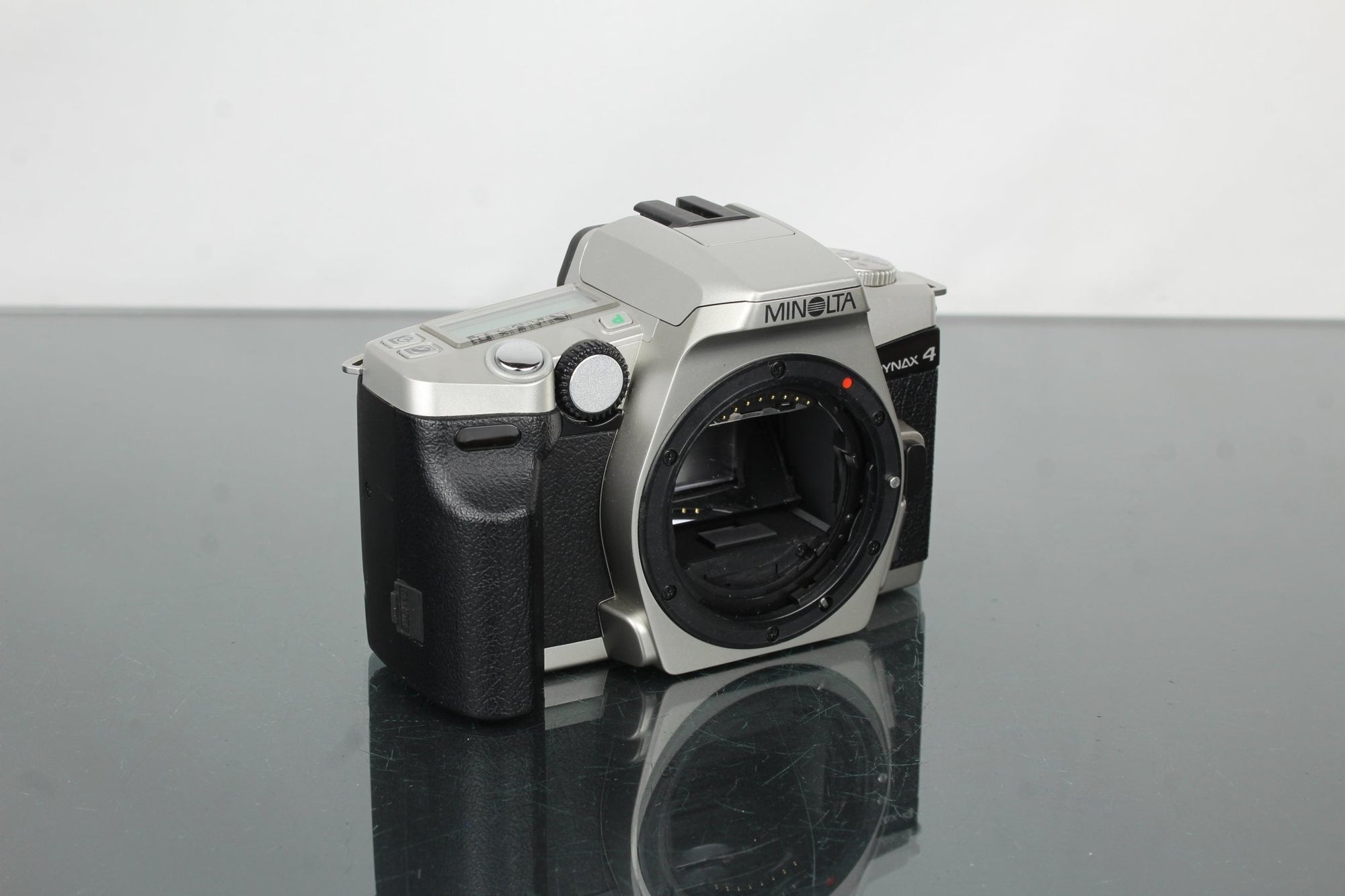 Minolta Dynax 4 - Dutch|Thrift