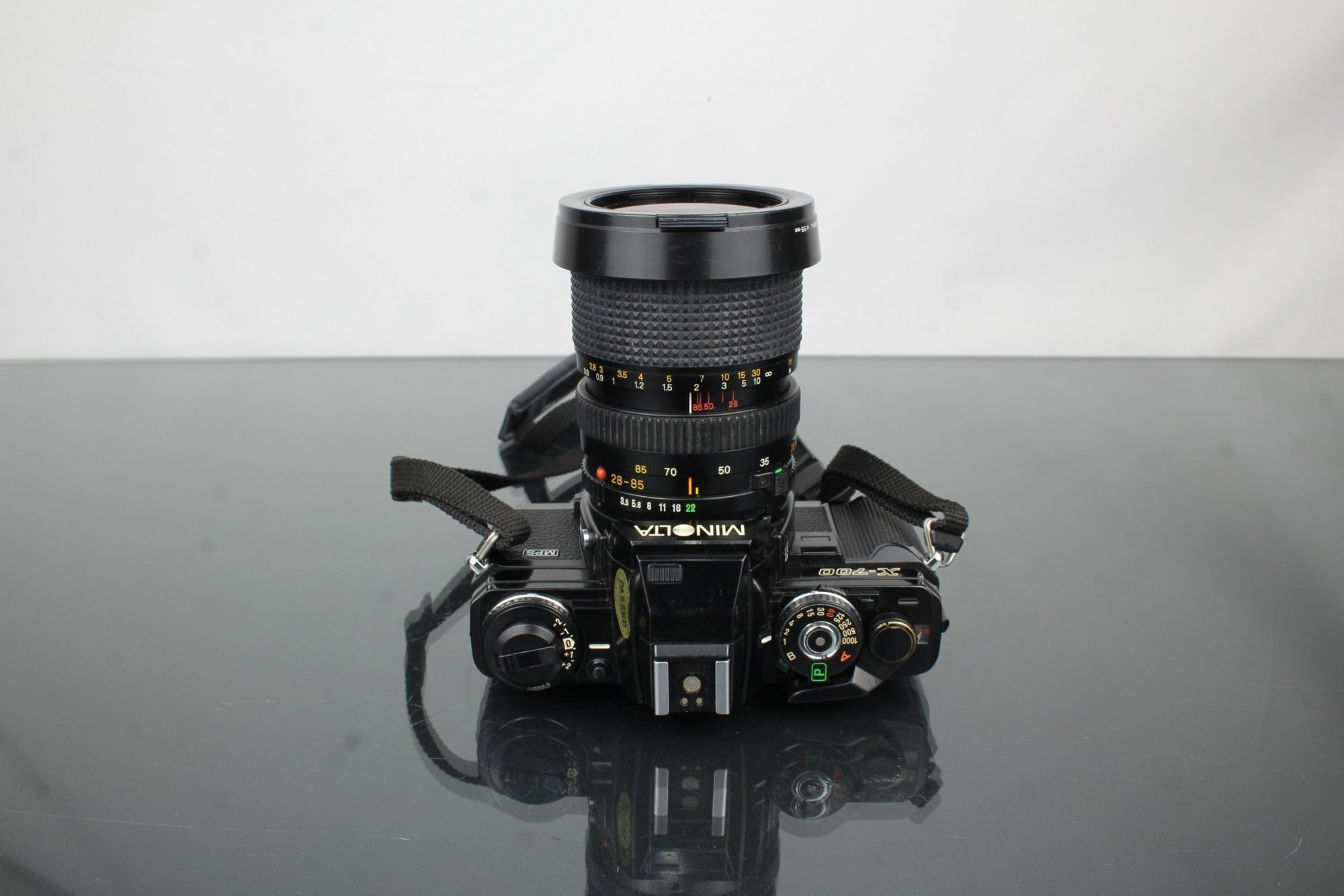 Minolta X - 700 + Minolta MD Zoom 28 - 85mm 1:3.5 - 4.5 - Dutch|Thrift