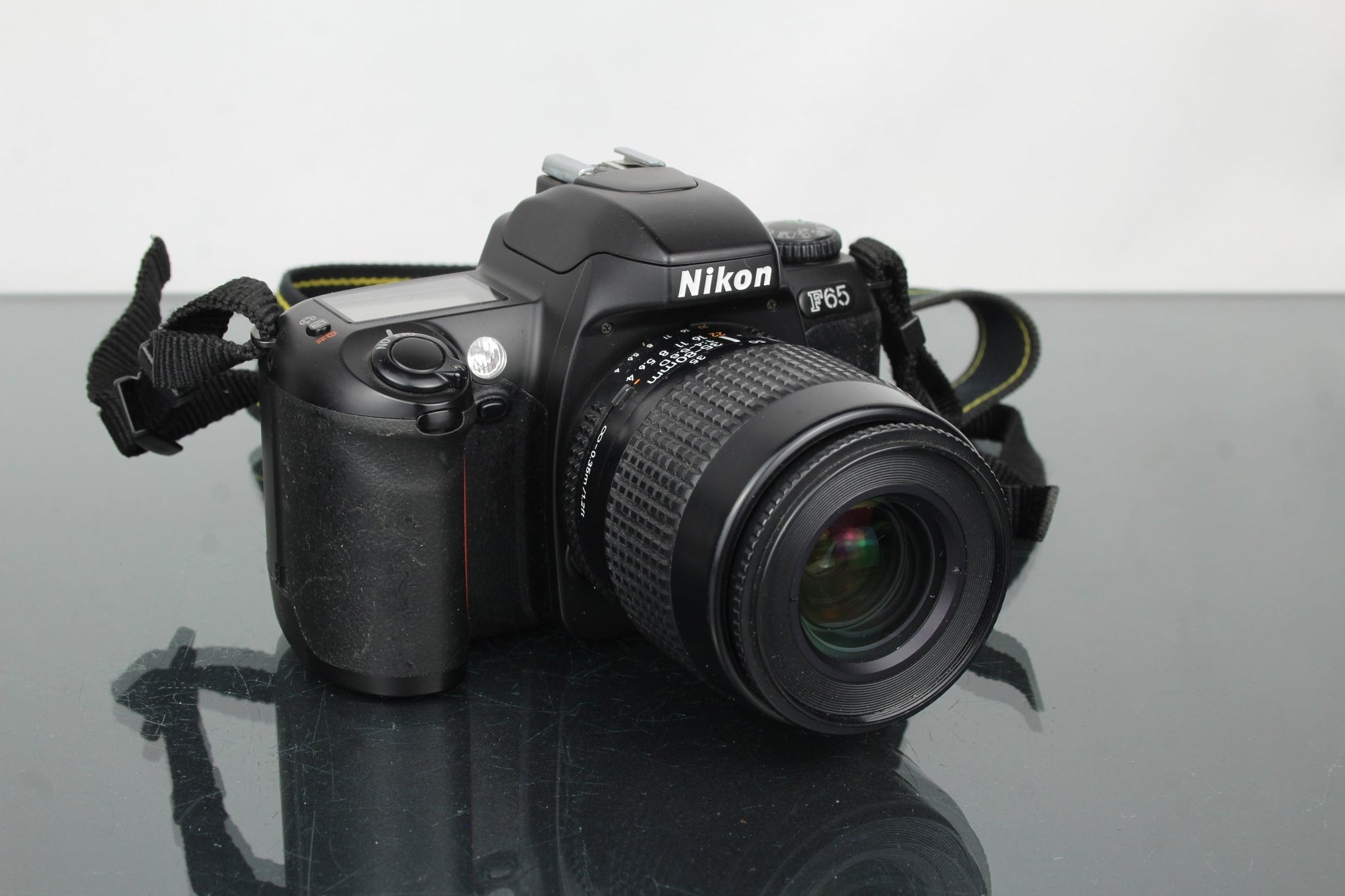 Nikon F65 + Nikon 35 - 80mm 1:4 - 5.6 lens - Dutch|Thrift