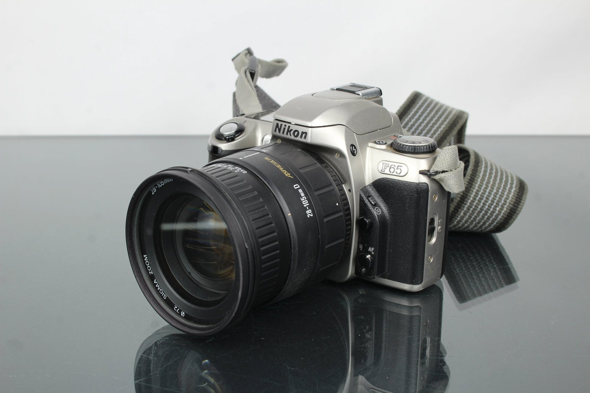 Nikon F65 + Sigma Zoom 28 - 105mm 1:2.8 - 4 - Dutch|Thrift