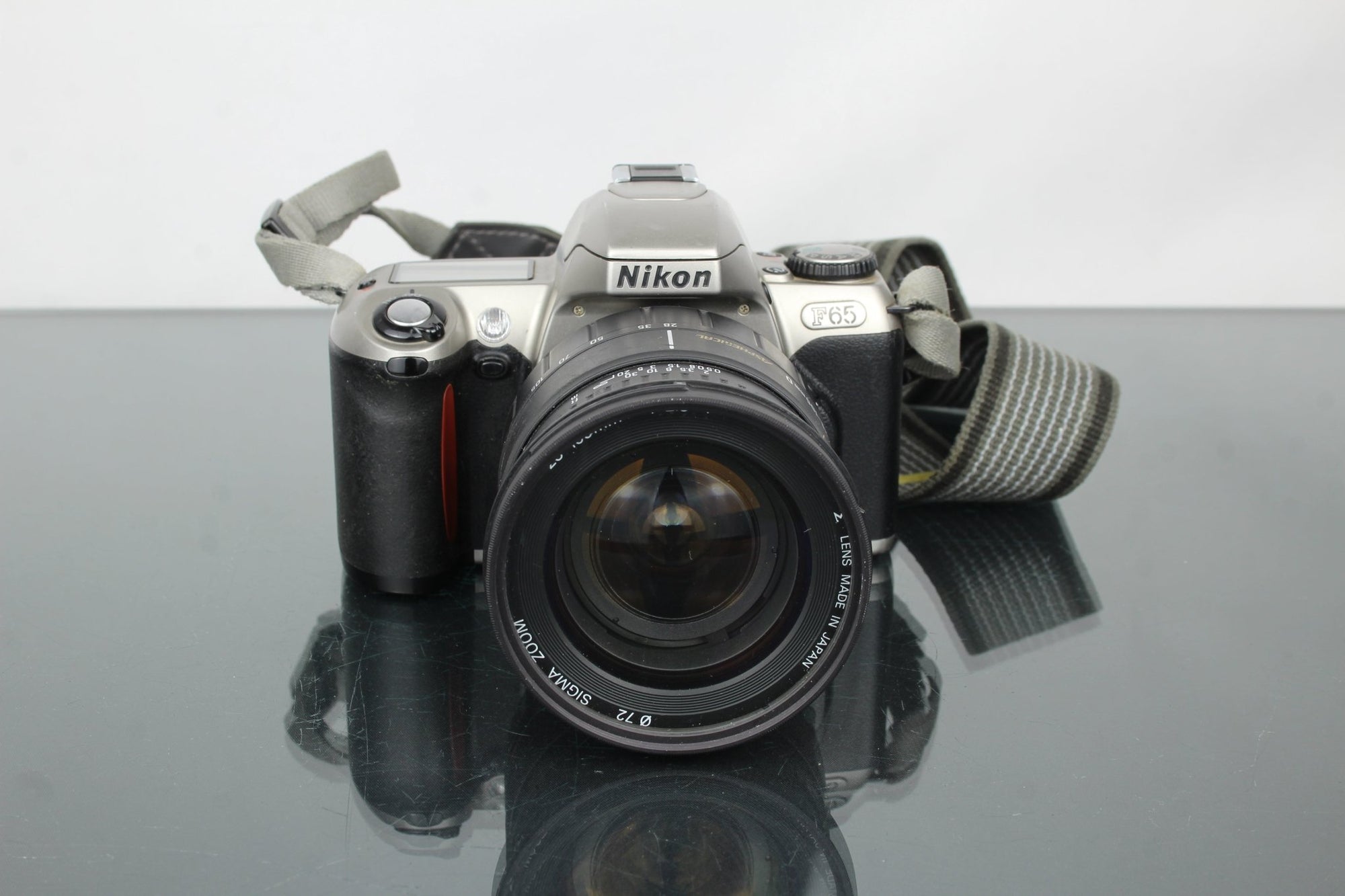 Nikon F65 + Sigma Zoom 28 - 105mm 1:2.8 - 4 - Dutch|Thrift