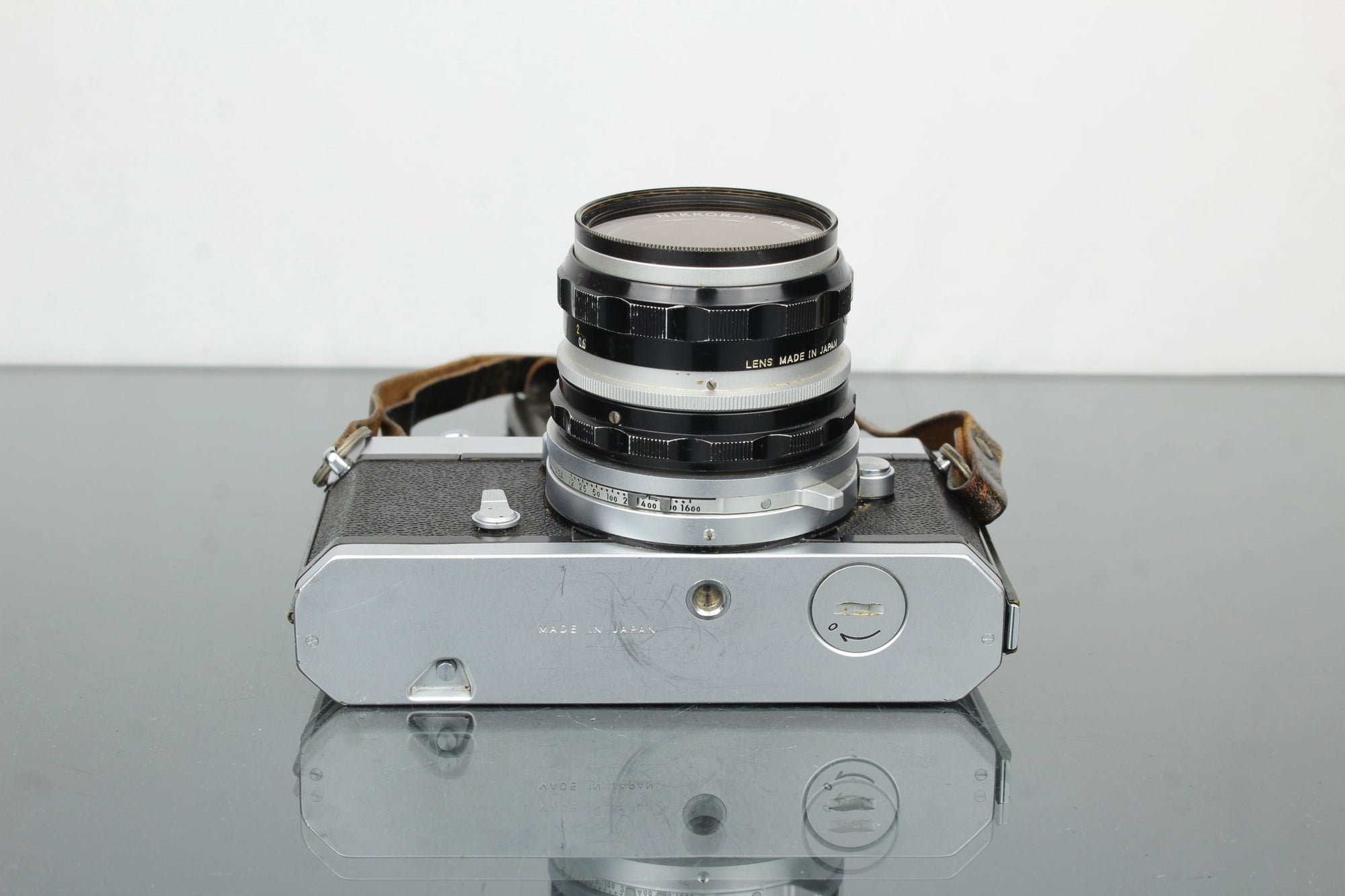 Nikon Nikkormat FT + Nikon Nikkor - H Auto 1:2 f=50mm - Dutch|Thrift