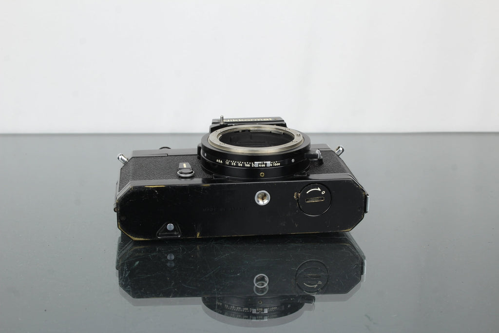 Nikon Nikkormat FT2 - Dutch|Thrift