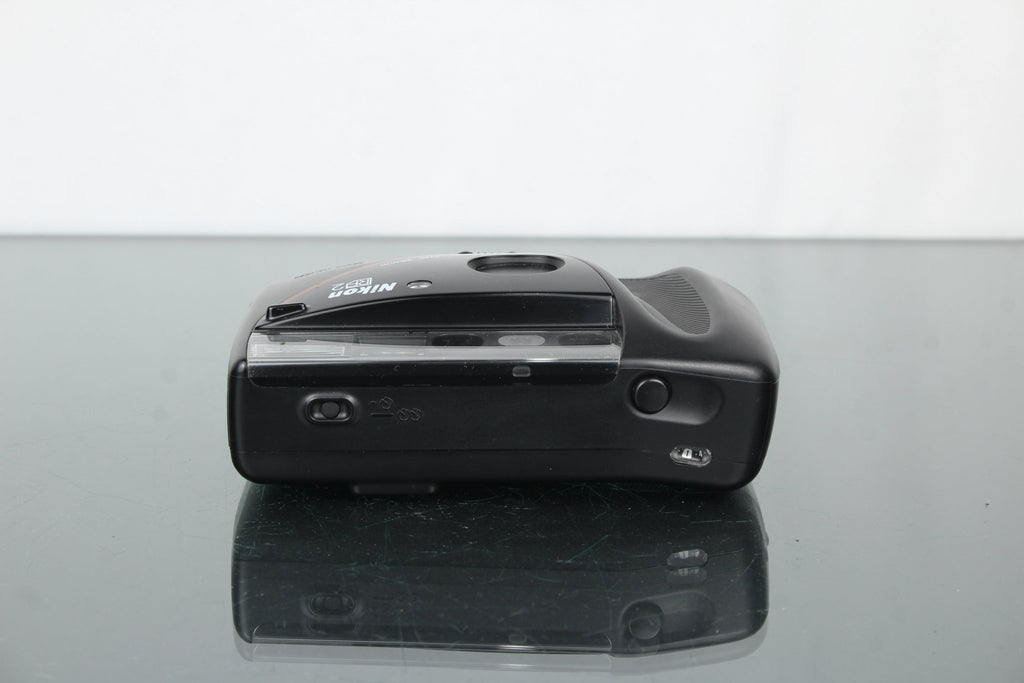 Nikon RF 2 - Dutch|Thrift