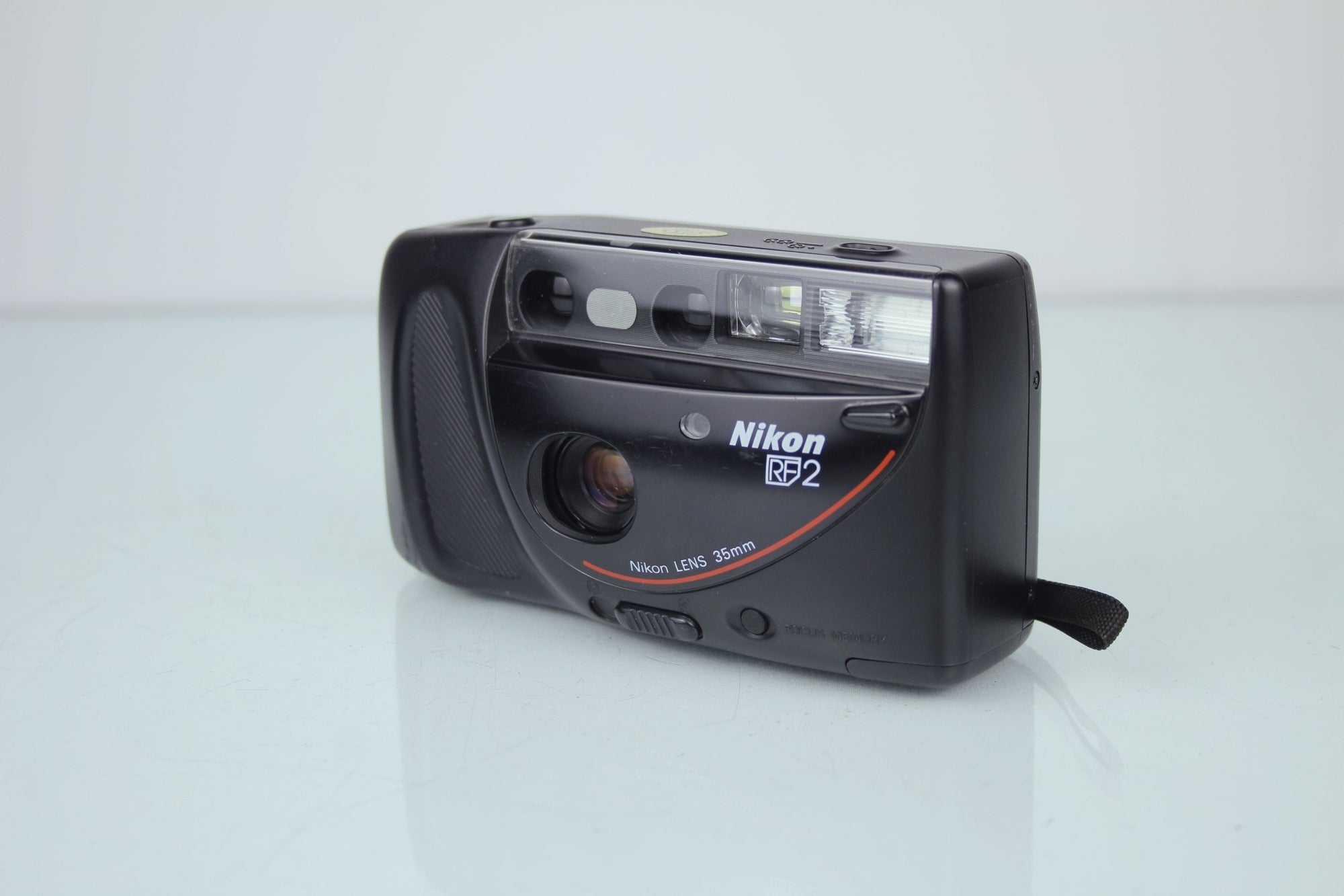 Nikon RF 2 - Dutch|Thrift