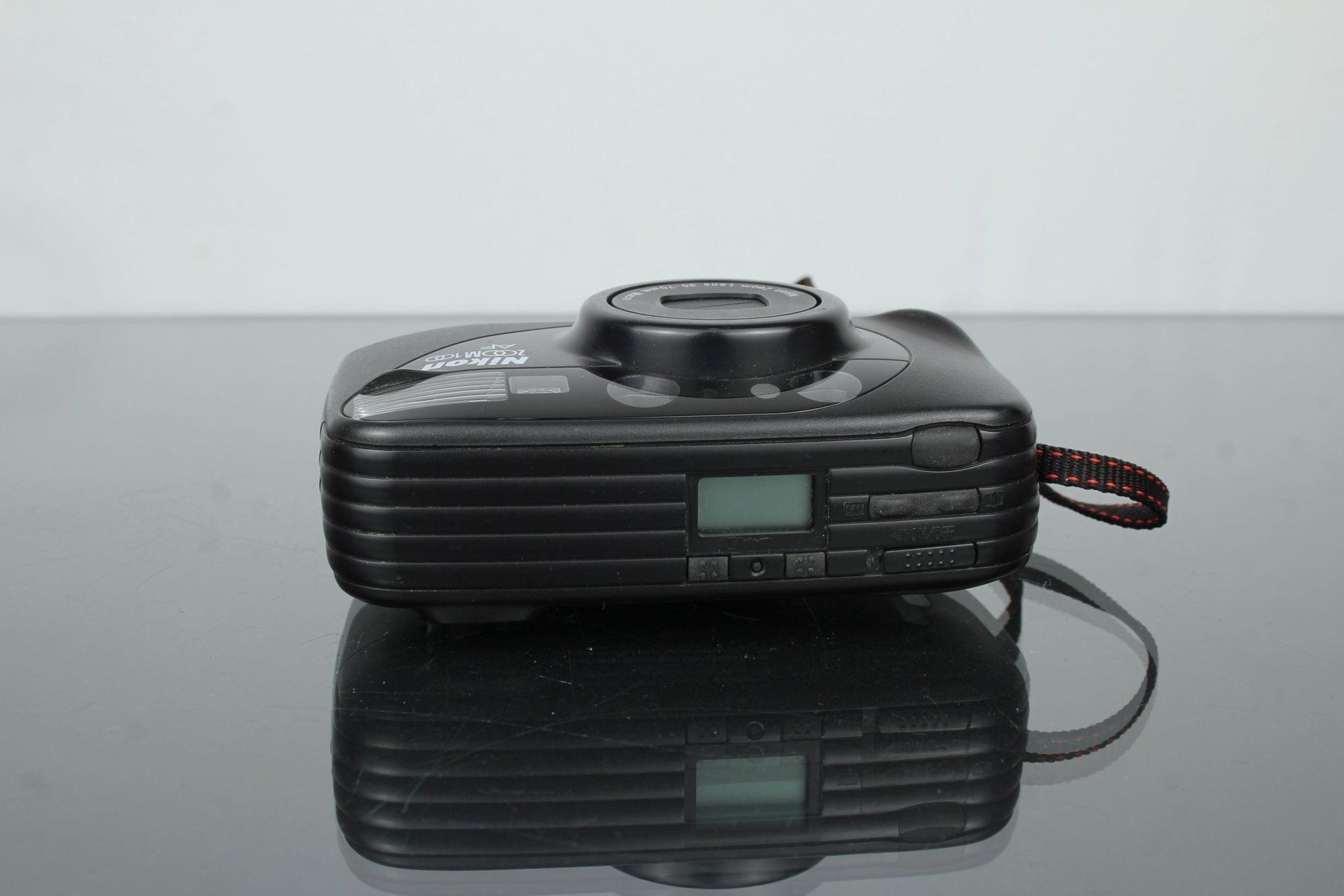 Nikon Zoom 100AF - Dutch|Thrift