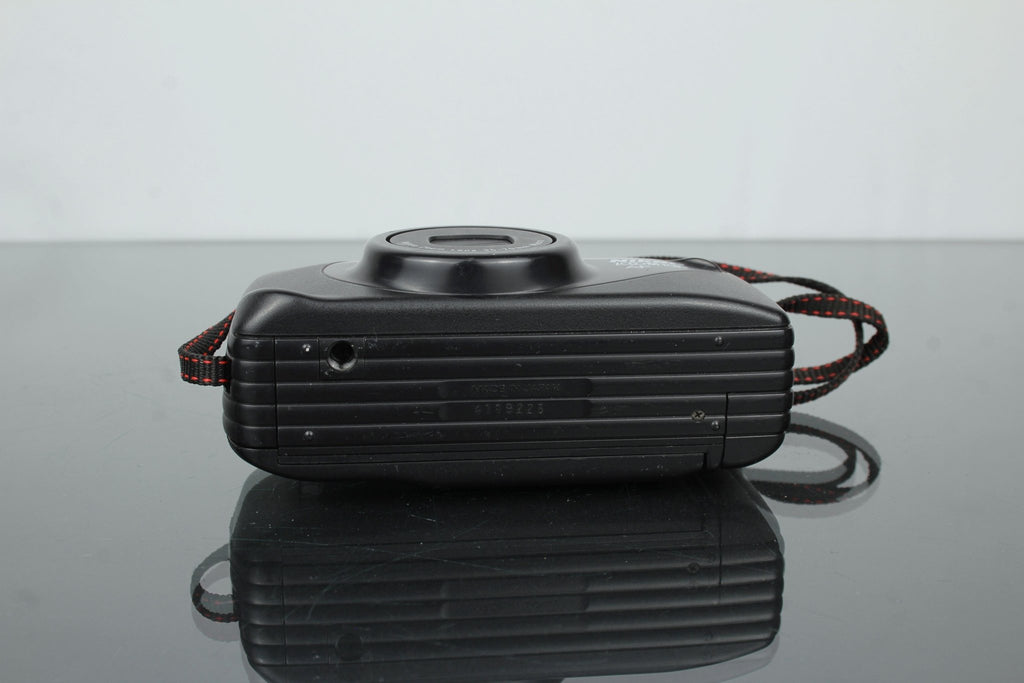 Nikon Zoom 100AF - Dutch|Thrift