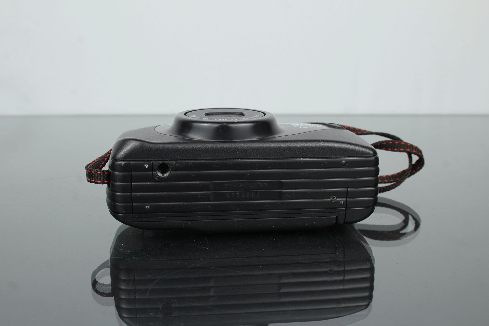 Nikon Zoom 100AF - Dutch|Thrift