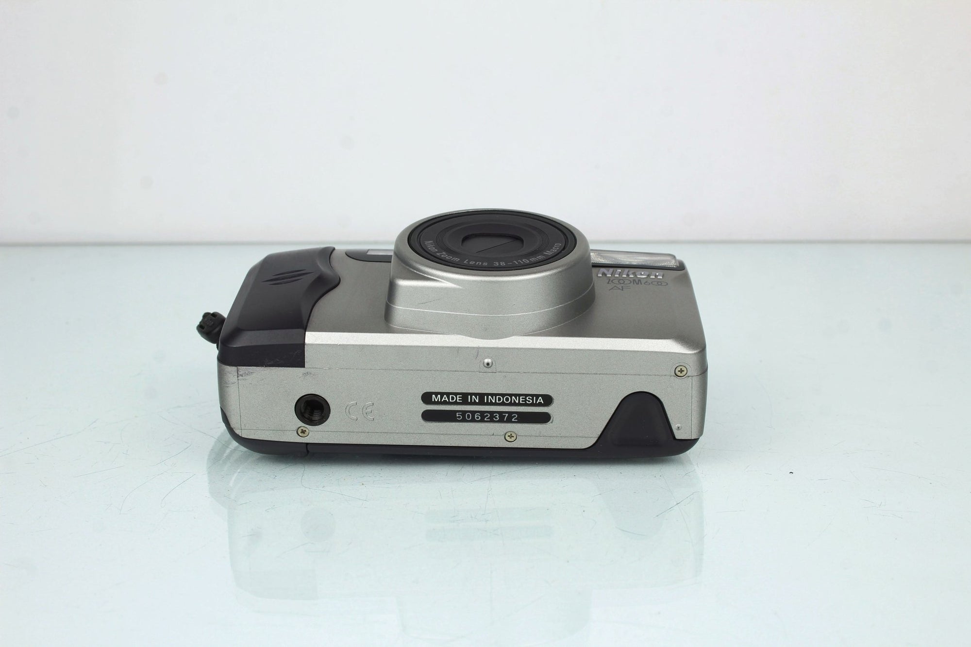 Nikon Zoom600 AF - Dutch|Thrift