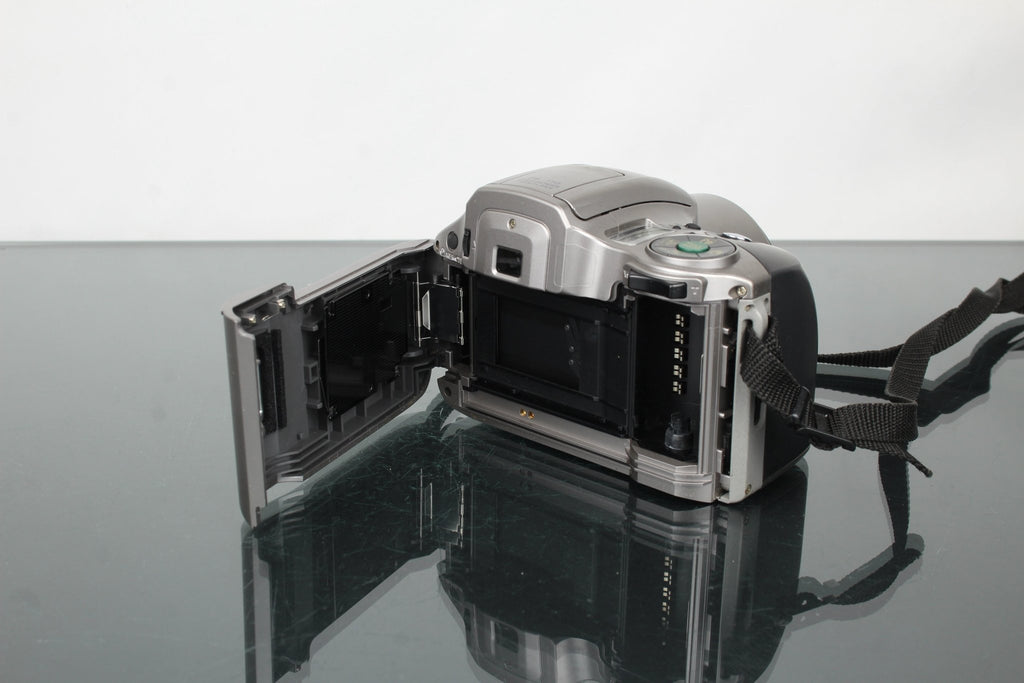 Olympus IS 200 - Dutch|Thrift