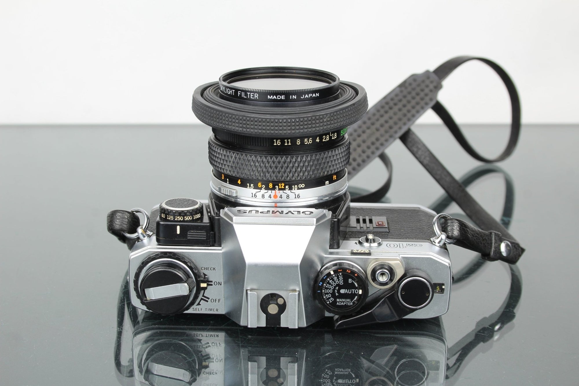 Olympus OM 10 + Olympus OM 50mm 1:1.8 - Dutch|Thrift