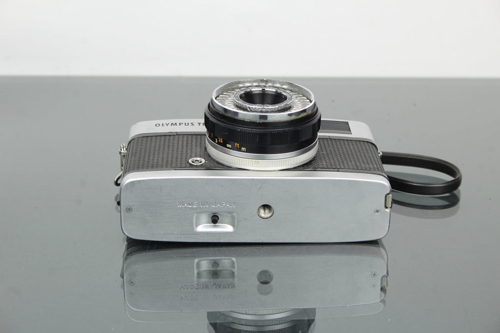 Olympus Trip 35 - Dutch|Thrift