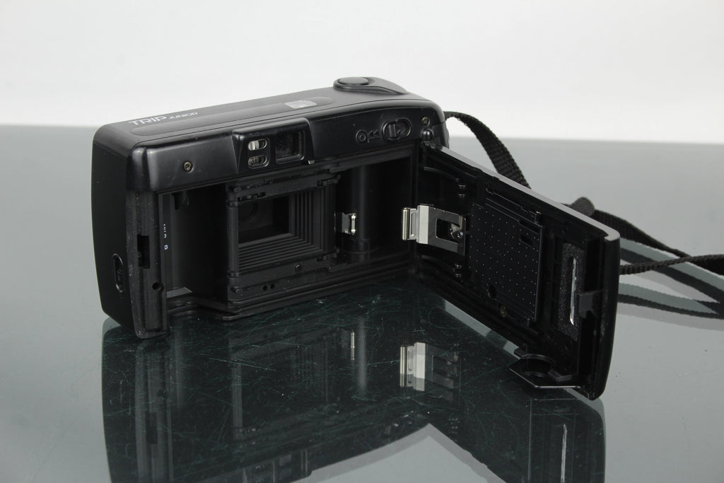 Olympus Trip Junior - Dutch|Thrift