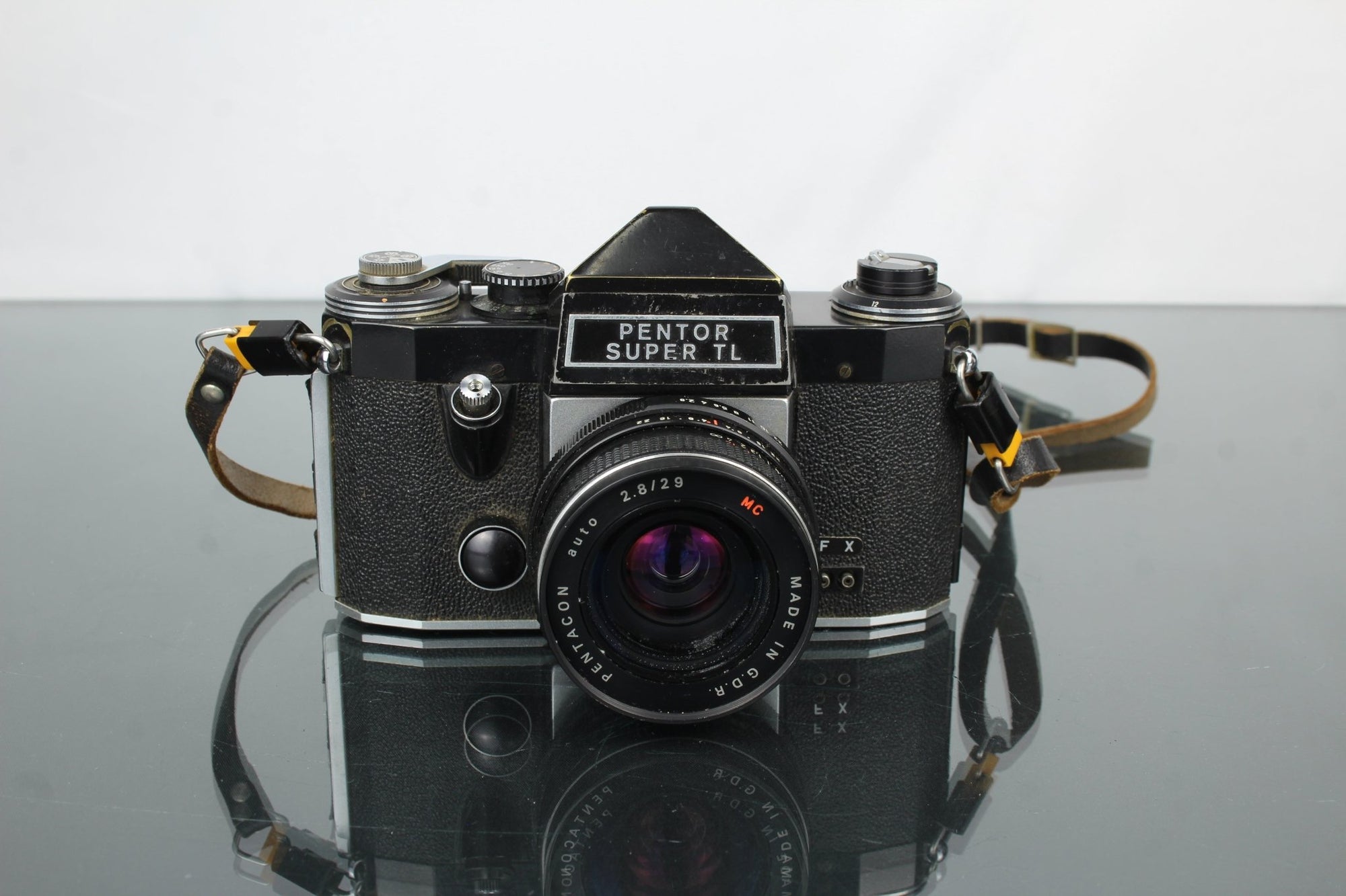 Pentor Super TL + Pentacon 2.8/29 lens - Dutch|Thrift