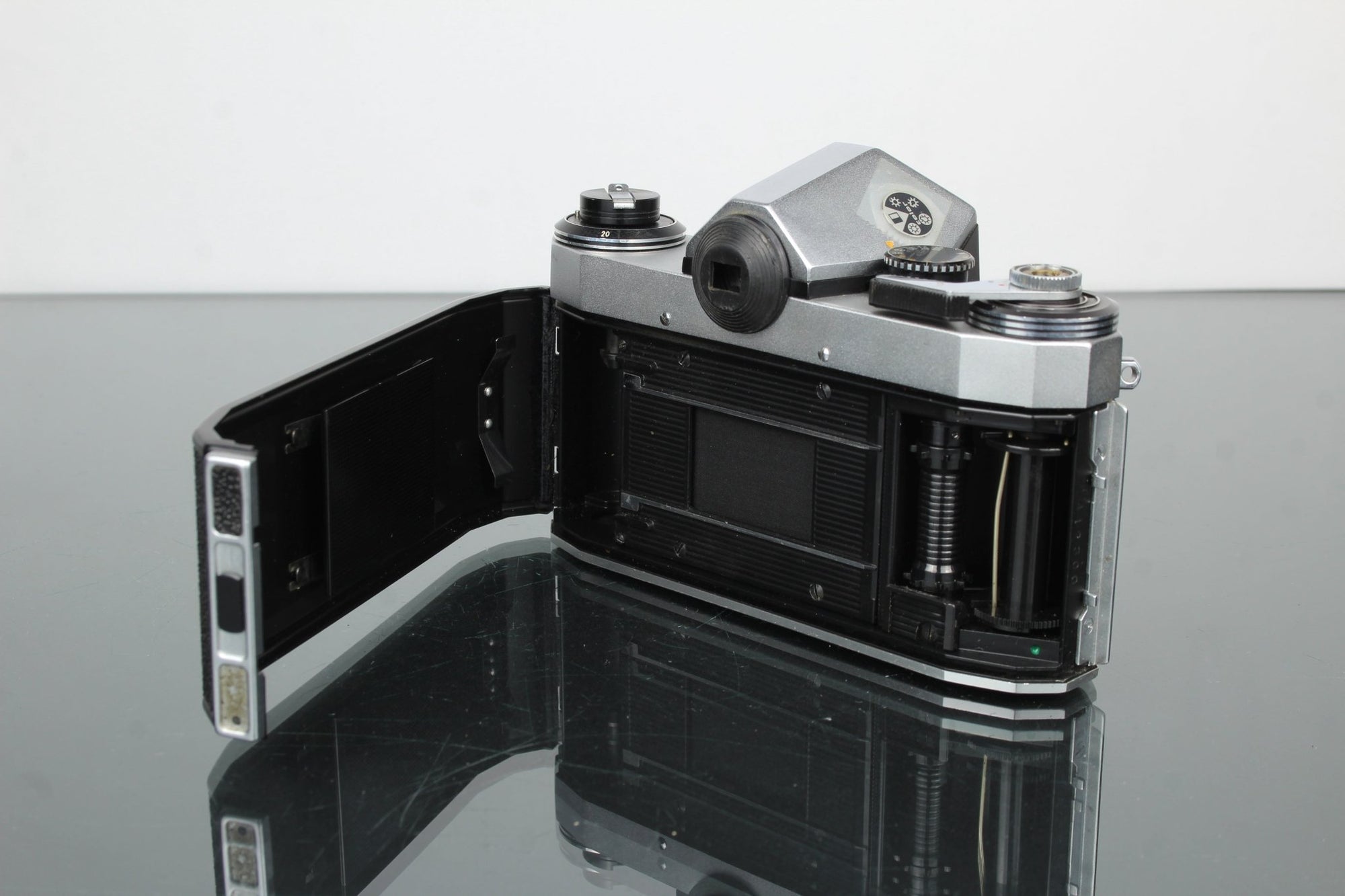 Pentor super tl + pentacon 50mm 1:1.8 - Dutch|Thrift