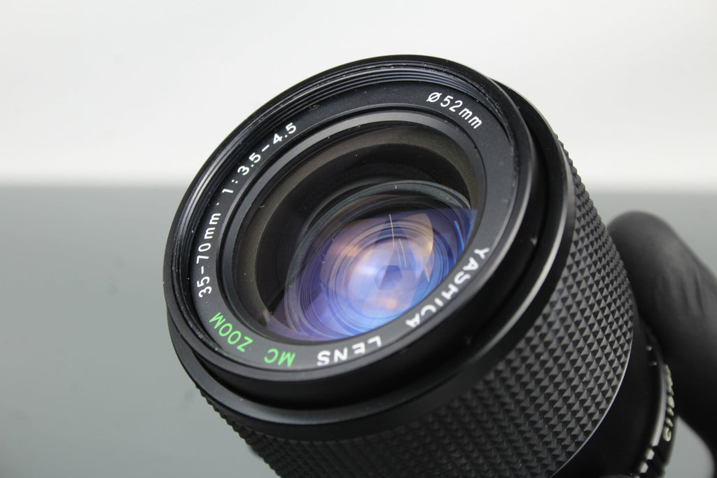 Yashica Lens MC ZOOM 35 - 70MM 1:3.5 - 4.5 (Contax/Yashica mount) - Dutch|Thrift