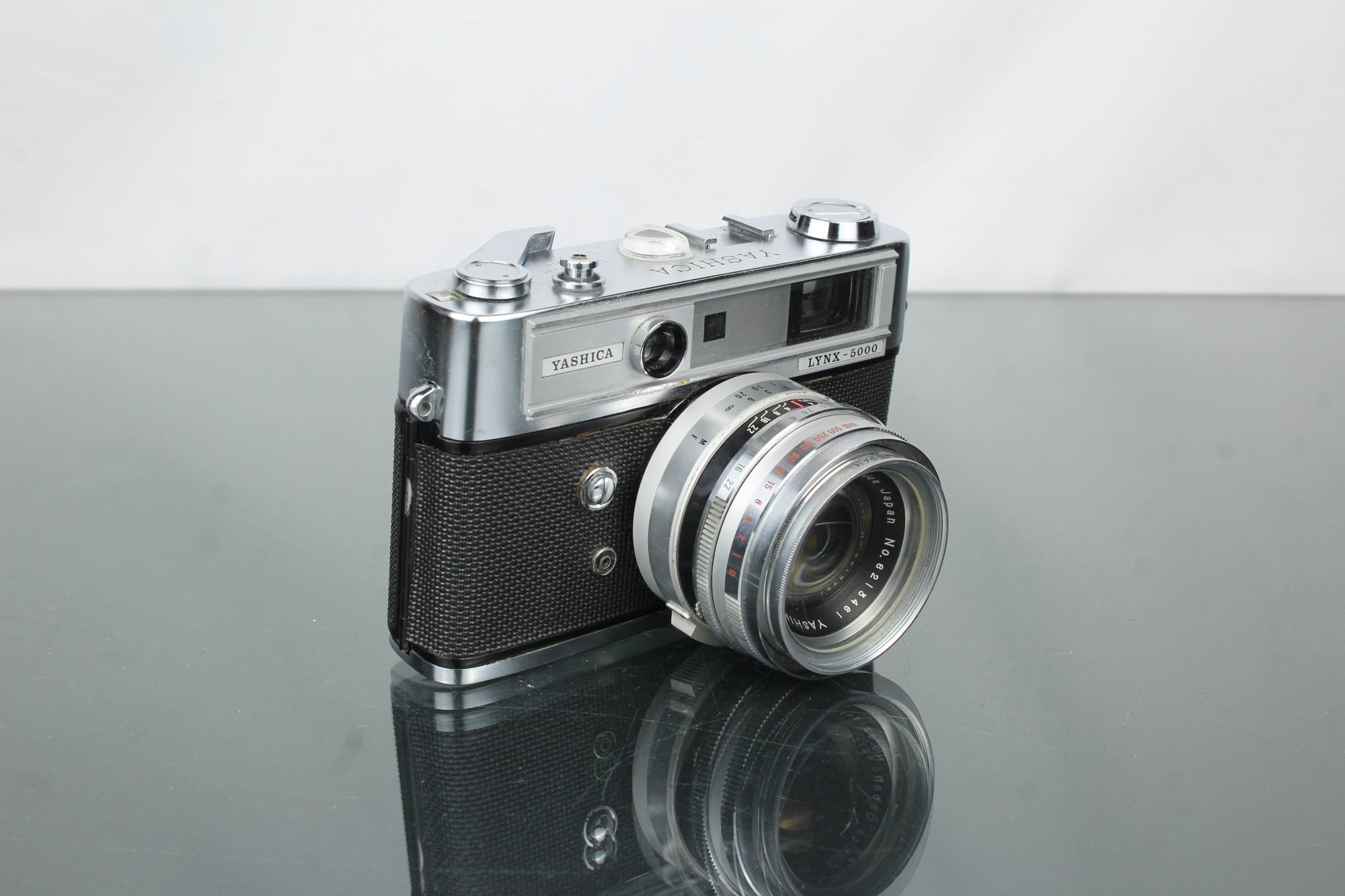 Yashica LYNX - 5000 + Yashinon 1:1.8 45mm lens - Dutch|Thrift